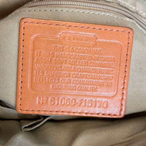 Coach Legacy Leather Flap Shoulder Crossbody sz 13” by 9”very nice - Picture 7 of 16